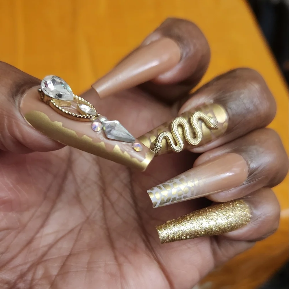 Press on nails - Picture 4 of 16